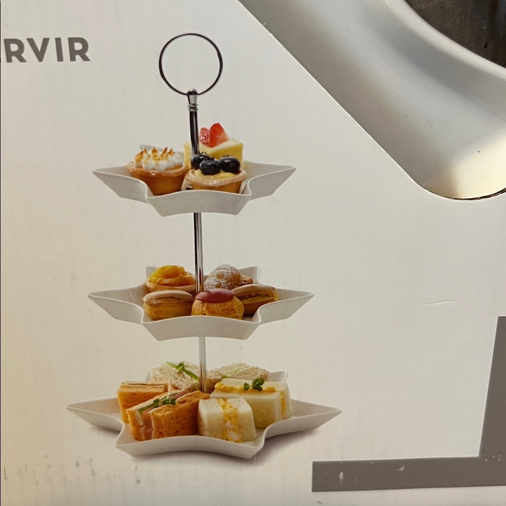 New in Box Crofton Star-shaped White, 3 Tier Buffet Server - Picture 3 of 6